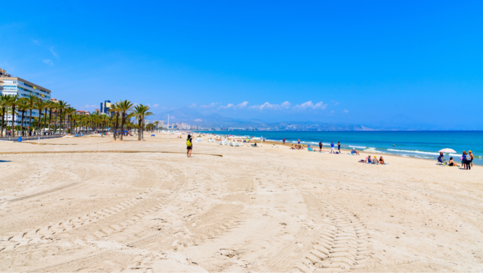 Best beaches in Alicante: Playa San Juan