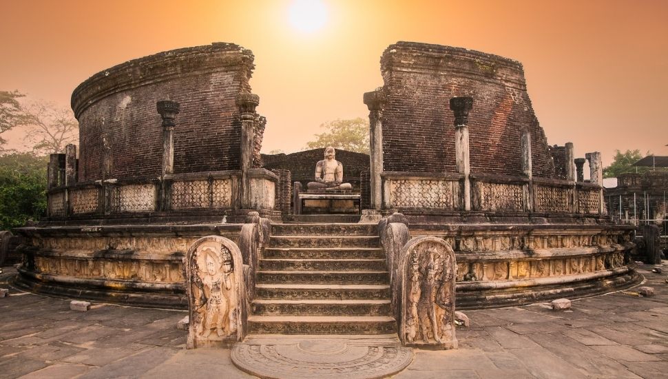 Polonnaruwa Vatadage in the night