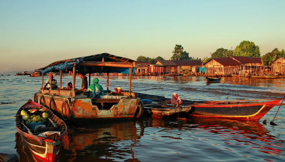 Kalimantan Floating Market, Borneo