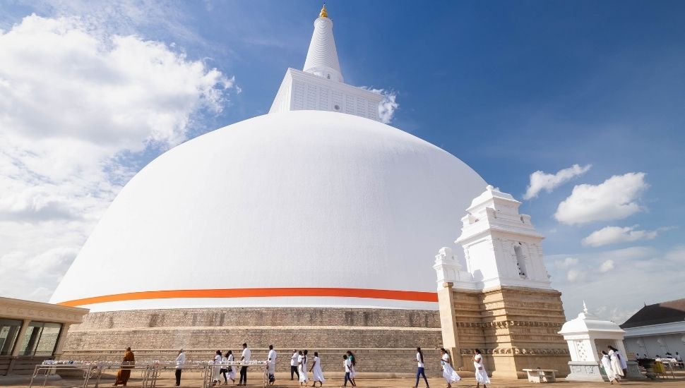 Ruwanweliseya stupa