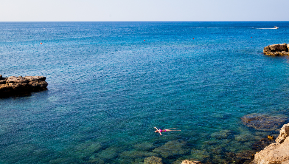 Quiet Spanish hotel, located next to the sea